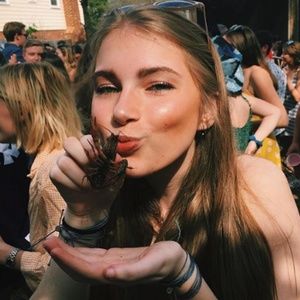 Meet your Posher, Antonia